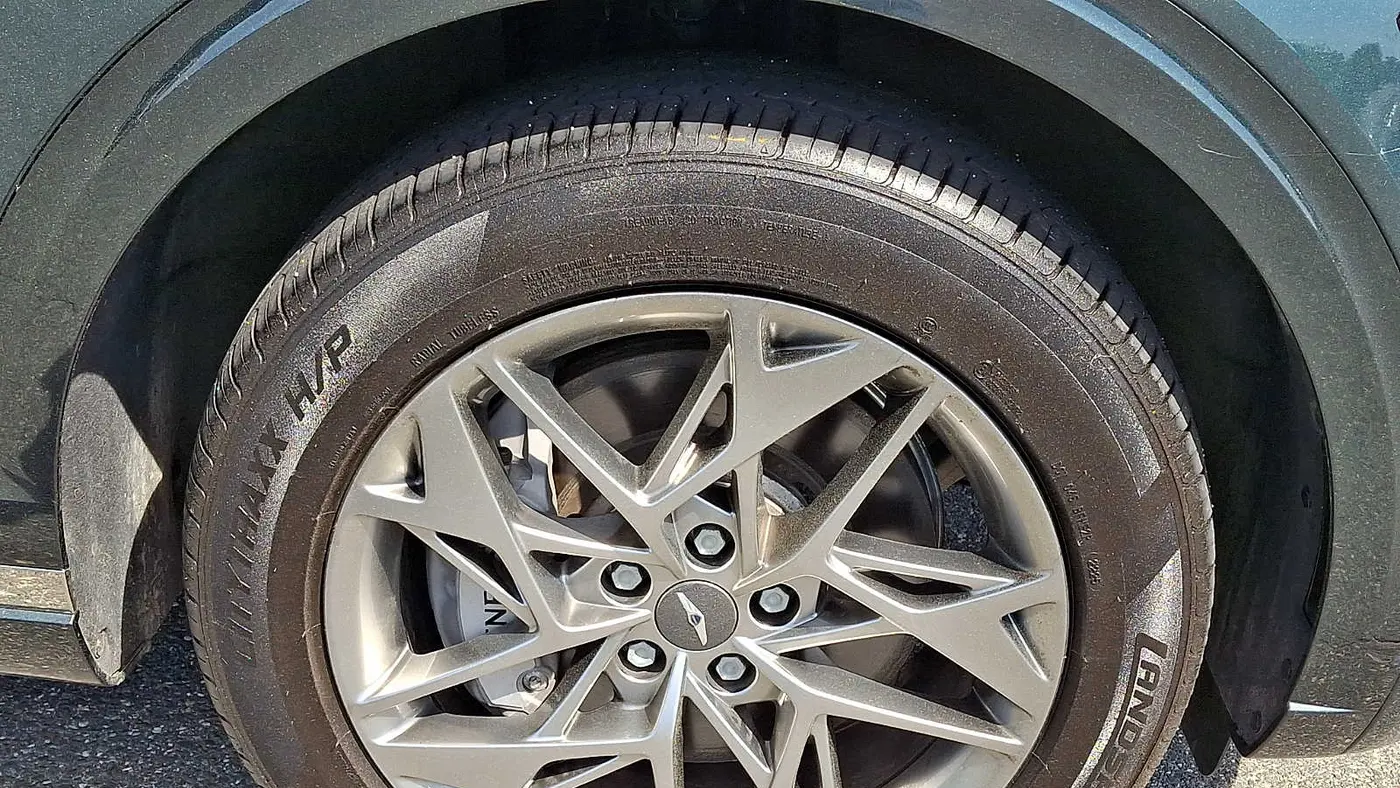 2024 Genesis GV70 2.5T Standard
