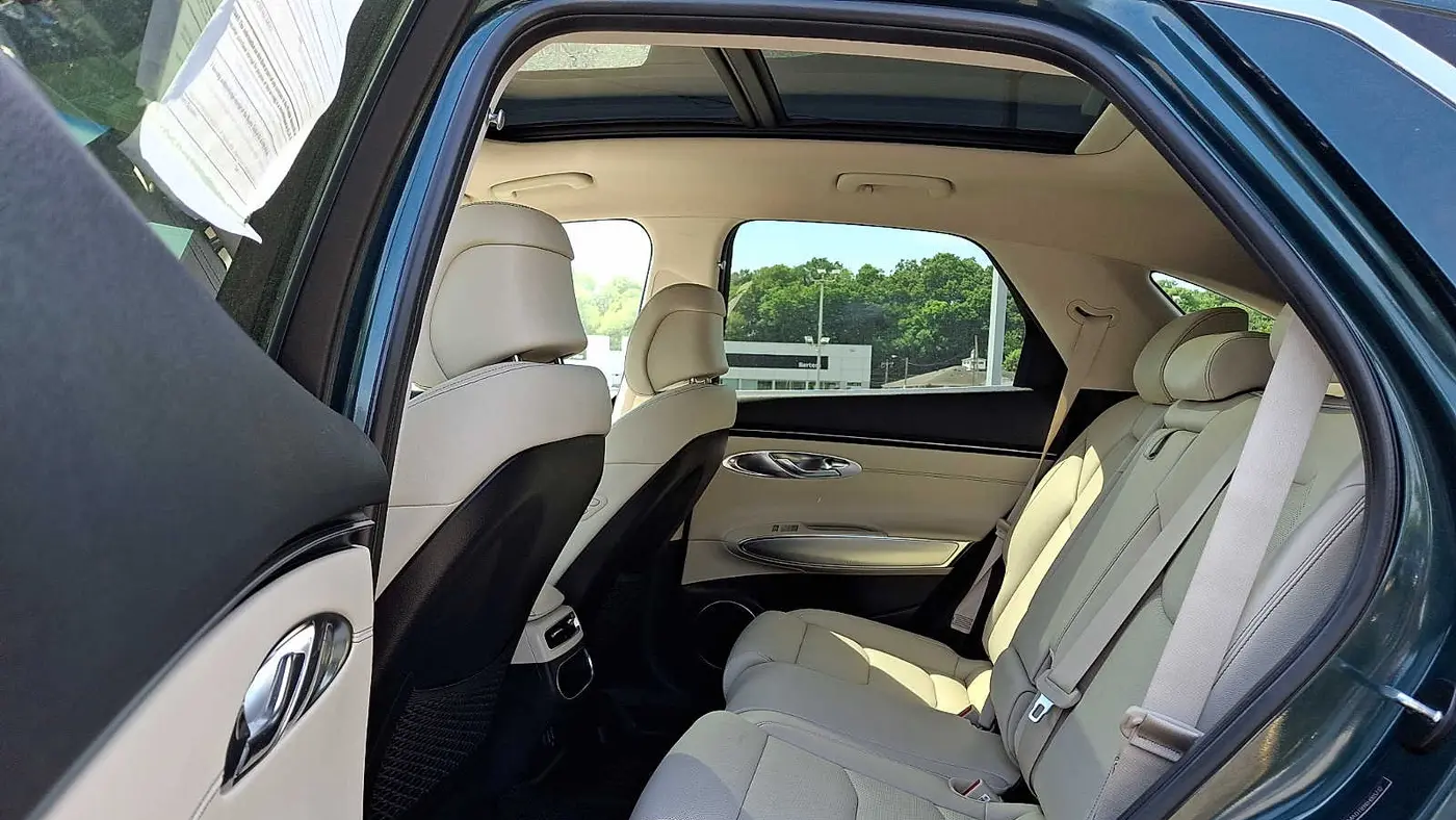 2024 Genesis GV70 2.5T Standard