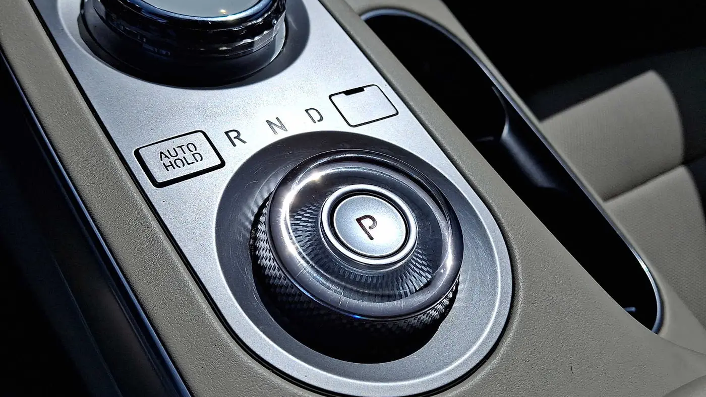 2024 Genesis GV70 2.5T Standard