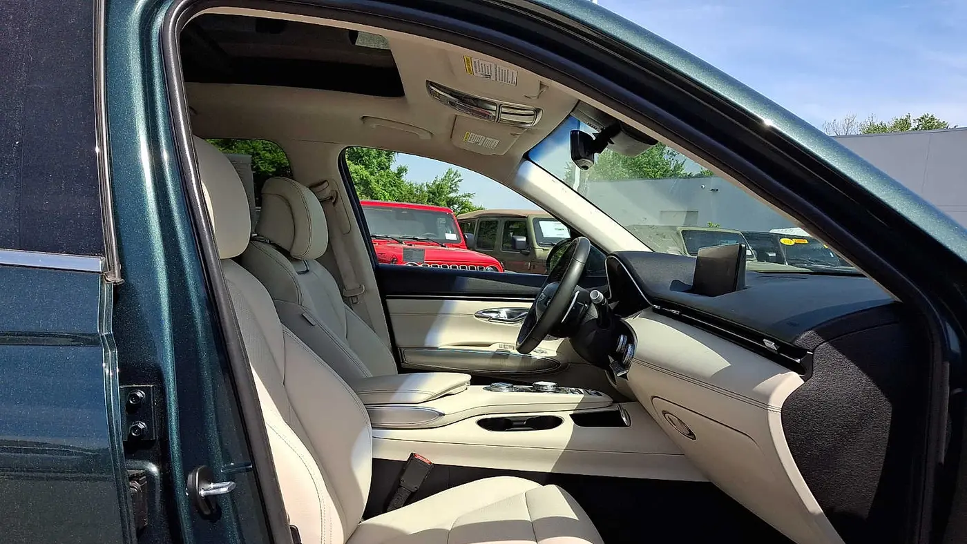 2024 Genesis GV70 2.5T Standard
