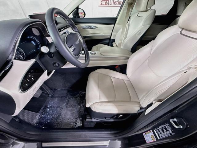 2024 Genesis Gv70 - $38,560