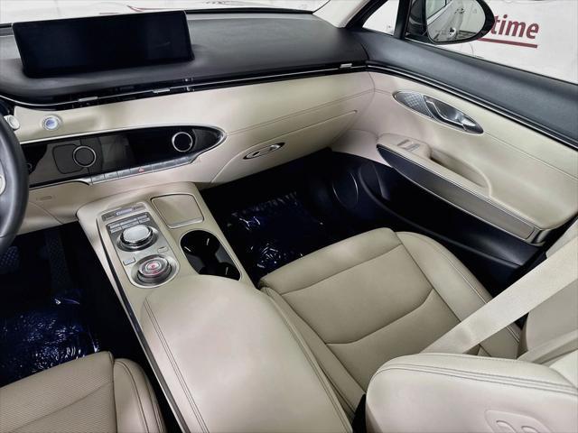 2024 Genesis Gv70 - $38,560