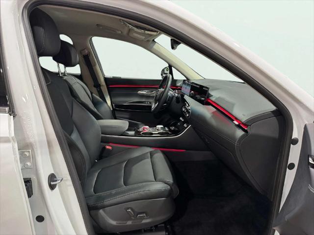 2026 Genesis Gv70 - $42,499