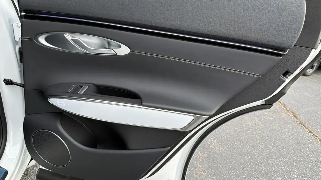 2026 Genesis GV70 2.5T Select