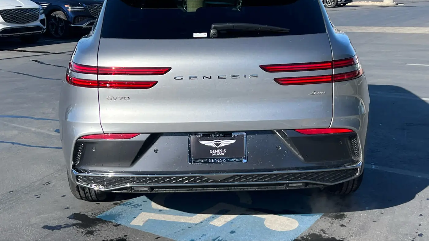 2026 Genesis GV70 2.5T Standard