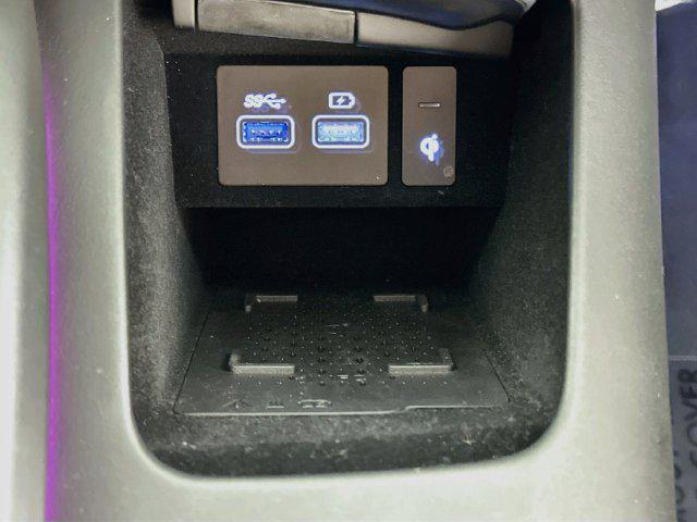 2025 Genesis Gv70 - $42,280