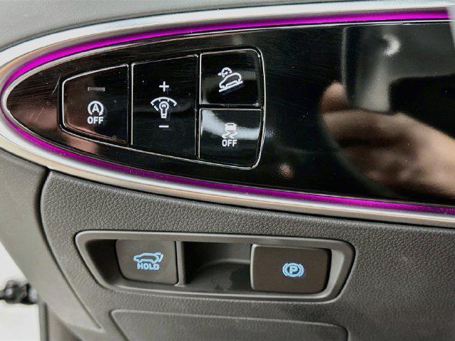 2025 Genesis Gv70 - $42,280