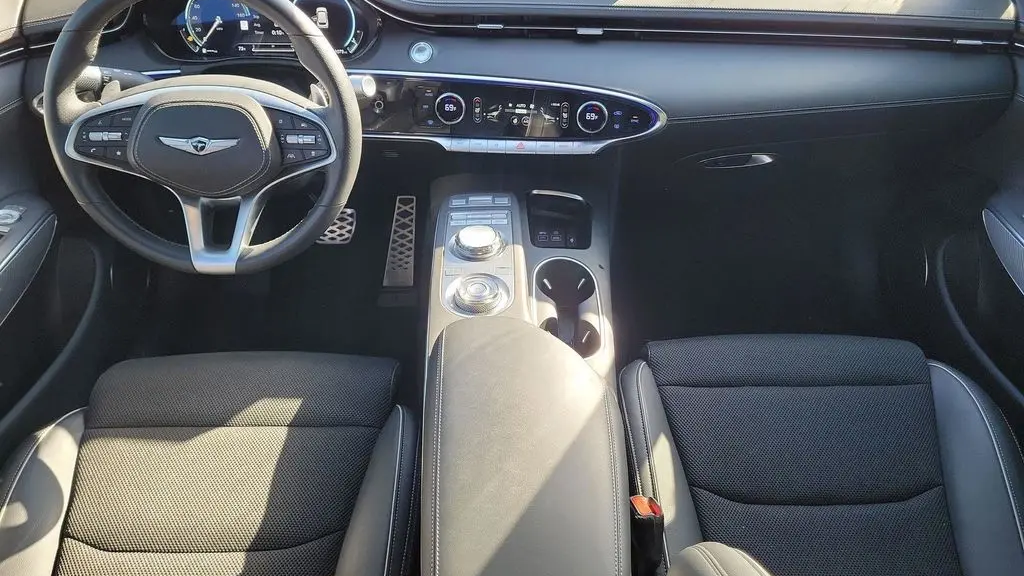 2025 Genesis GV70 2.5T Standard