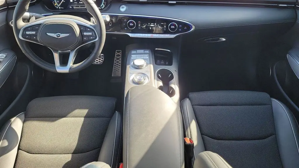 2025 Genesis GV70 2.5T Standard