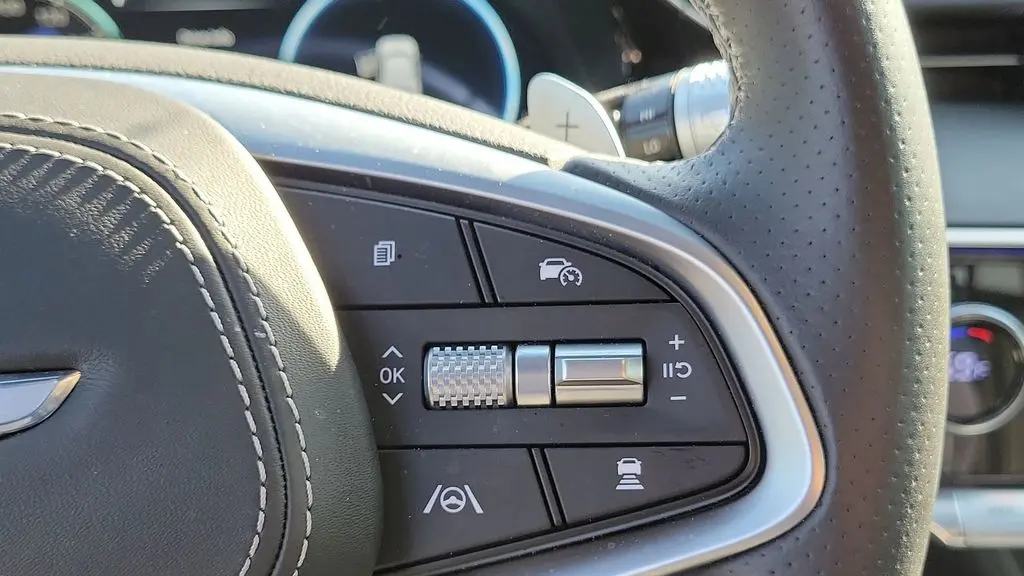 2025 Genesis GV70 2.5T Standard