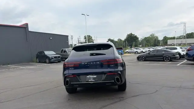 2025 Genesis GV70 2.5T Standard