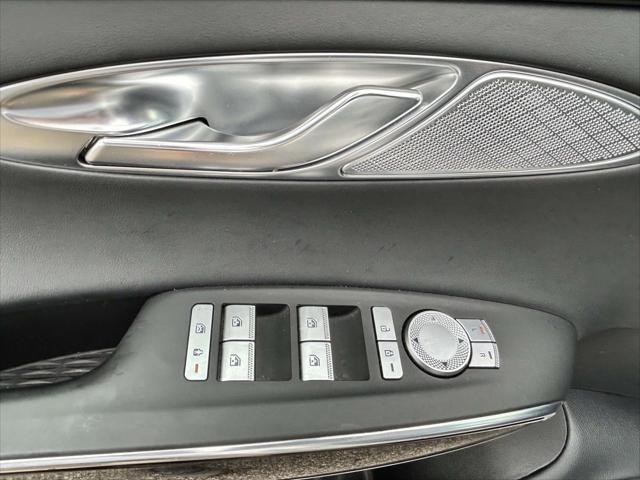 2025 Genesis Gv70 - $33,483