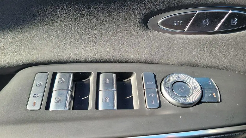 2025 Genesis GV70 2.5T Standard