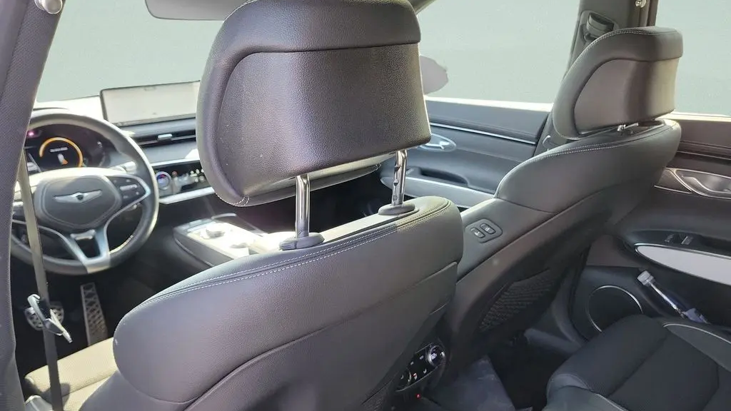 2025 Genesis GV70 2.5T Standard