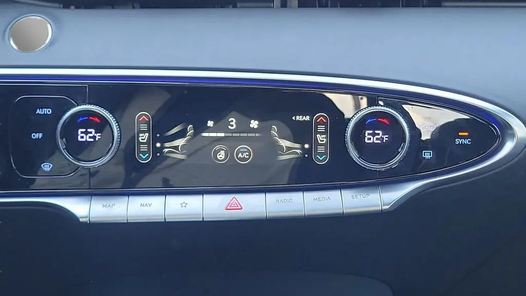 2025 Genesis GV70 2.5T Standard