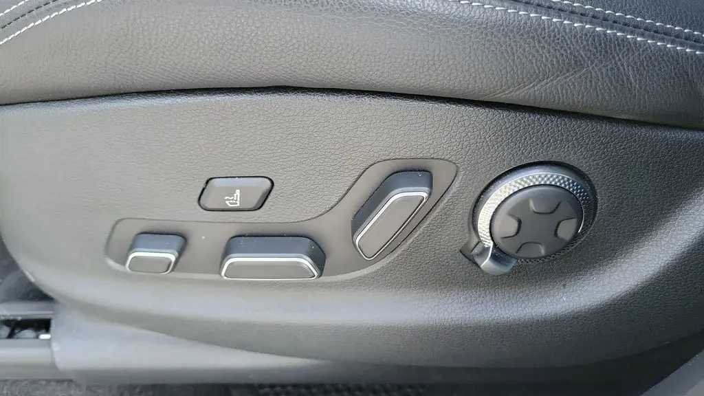 2025 Genesis GV70 2.5T Standard