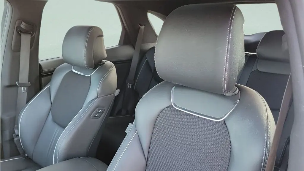2025 Genesis GV70 2.5T Standard