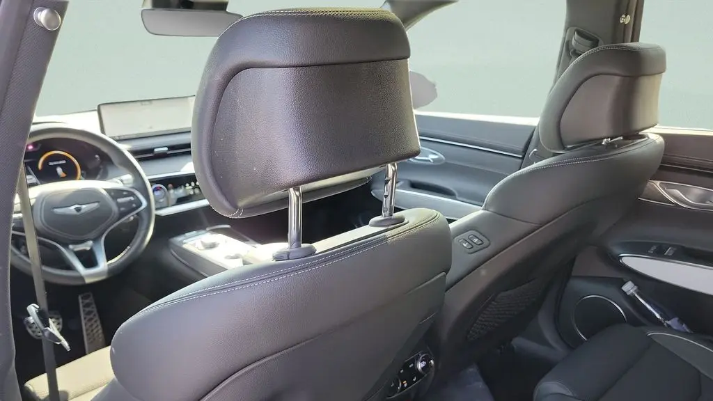 2025 Genesis GV70 2.5T Standard