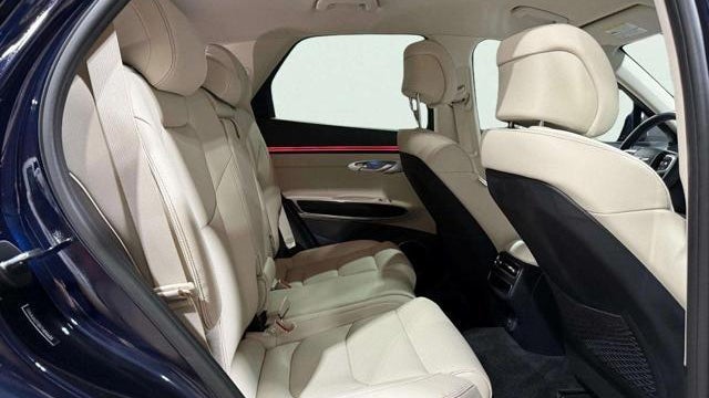 2026 Genesis GV70 2.5T Standard