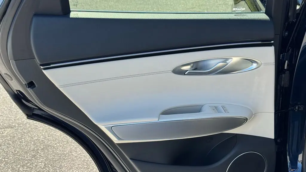 2026 Genesis GV70 2.5T Select