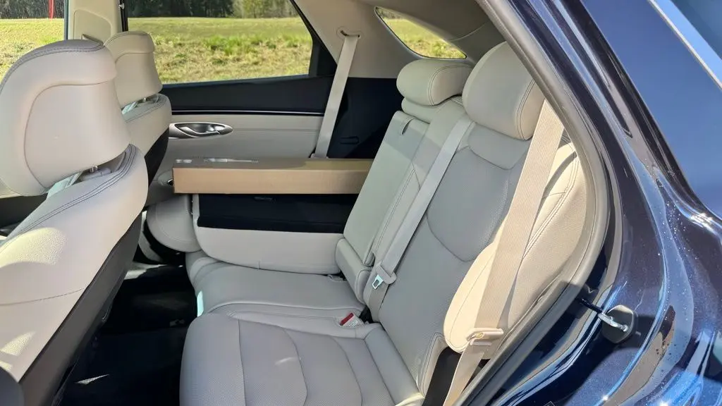 2026 Genesis GV70 2.5T Select