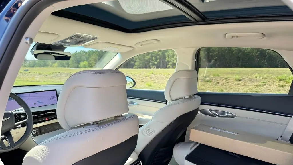 2026 Genesis GV70 2.5T Select