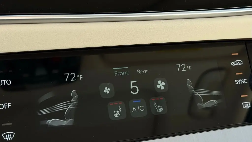 2026 Genesis GV70 2.5T Select