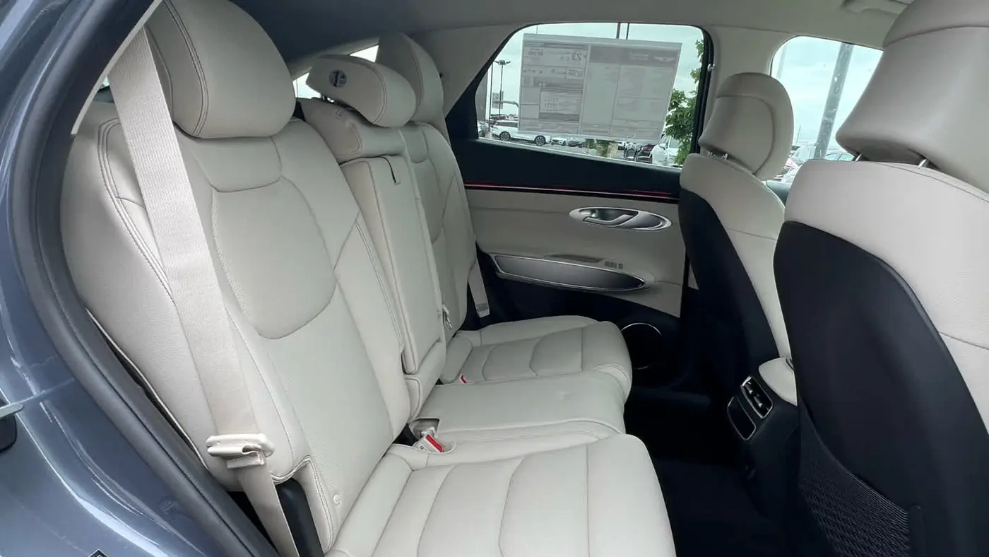 2026 Genesis GV70 2.5T Select