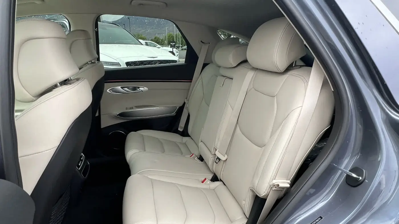 2026 Genesis GV70 2.5T Select
