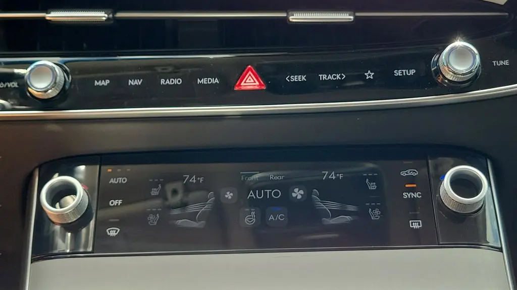 2026 Genesis GV70 2.5T Advanced