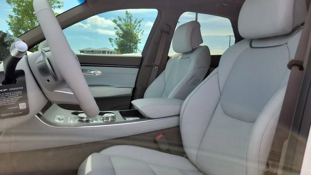 2026 Genesis GV70 2.5T Advanced