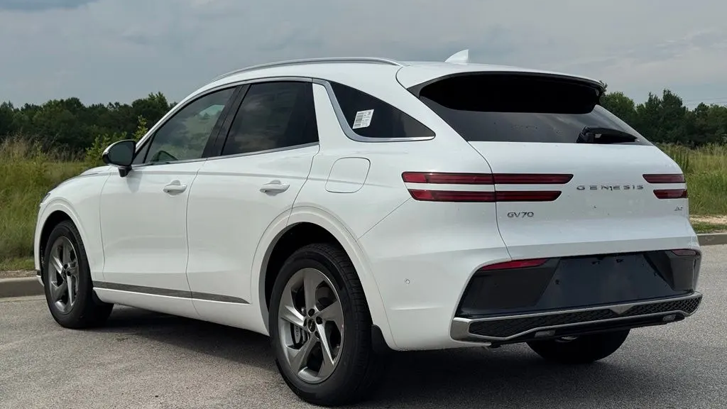 2026 Genesis GV70 2.5T Advanced