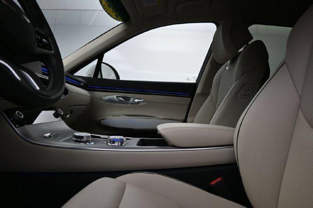 2026 Genesis Gv70 - $48,825