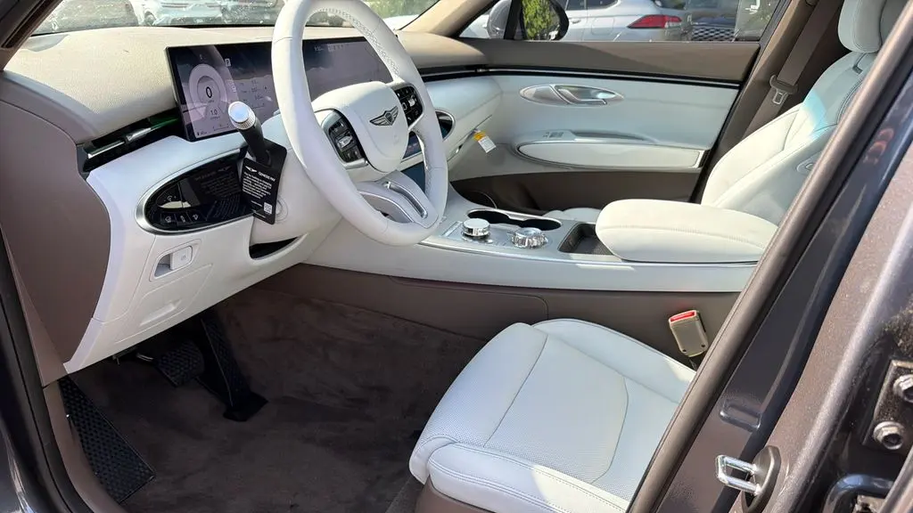 2026 Genesis GV70 2.5T Advanced