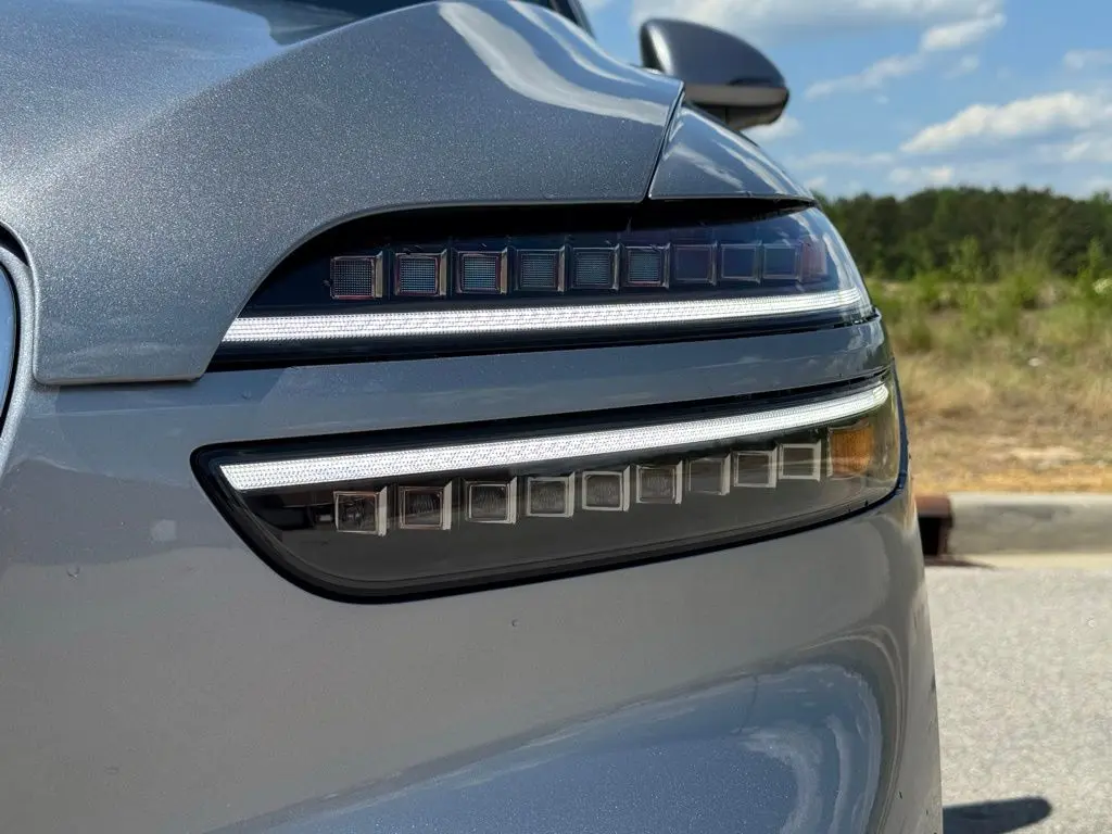 2026 Genesis Gv70 - $58,562
