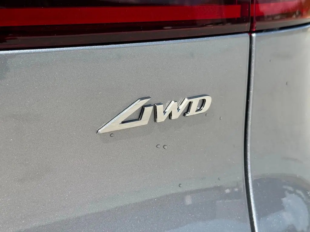 2026 Genesis Gv70 - $58,562