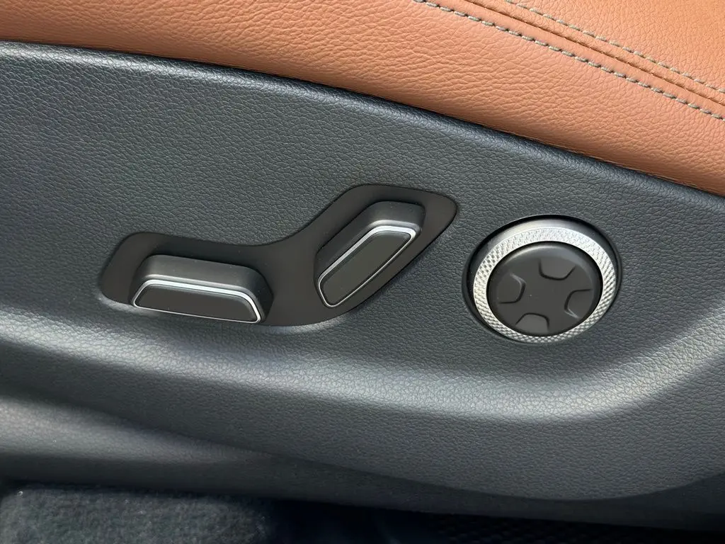 2026 Genesis Gv70 - $58,562