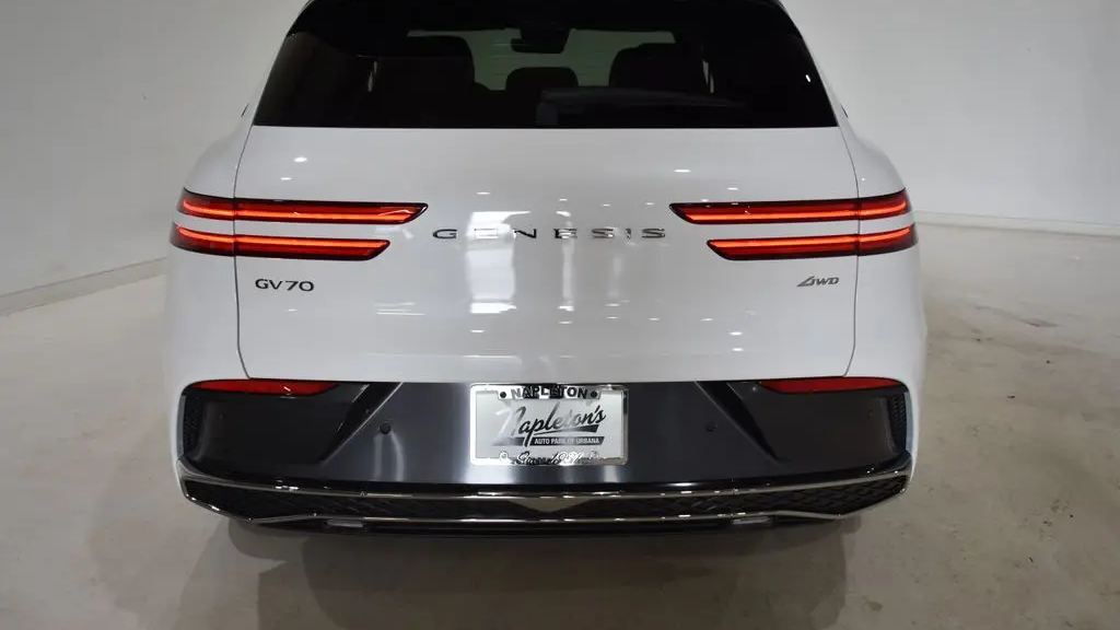 2026 Genesis GV70 2.5T Advanced