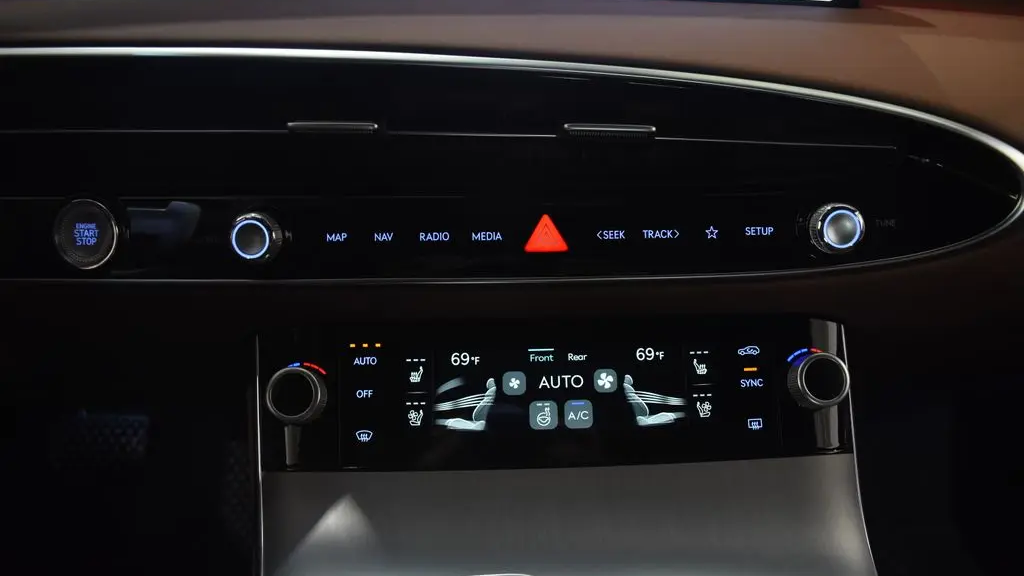 2026 Genesis GV70 2.5T Advanced