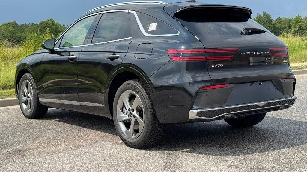2026 Genesis GV70 2.5T Advanced