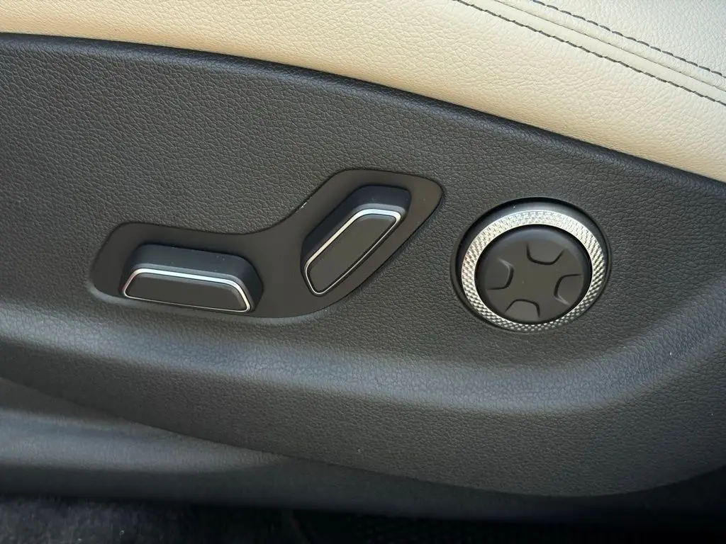 2026 Genesis Gv70 - $58,252