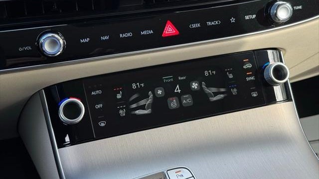 2026 Genesis GV70 2.5T Advanced
