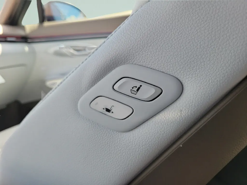 2026 Genesis Gv70 - $57,785