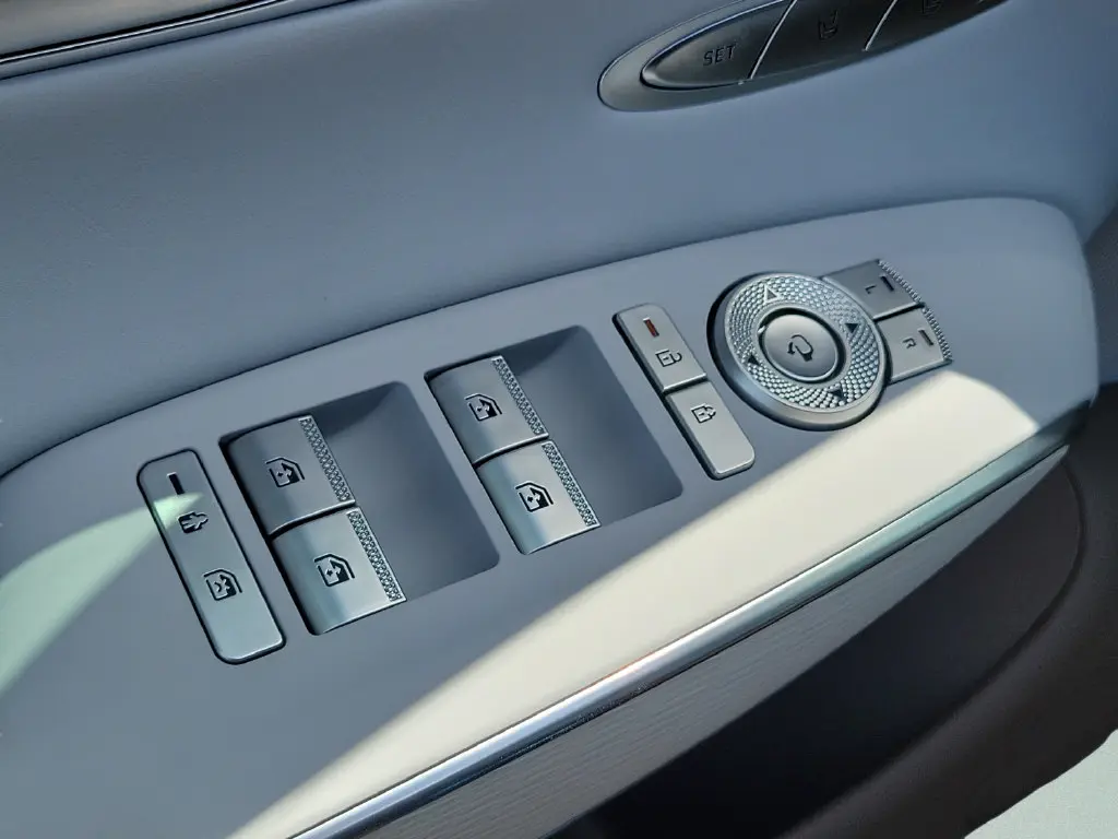 2026 Genesis Gv70 - $57,785
