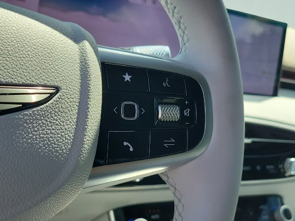2026 Genesis Gv70 - $57,785