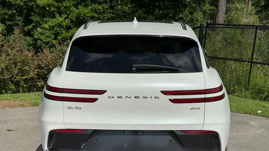 2026 Genesis GV70 2.5T Advanced