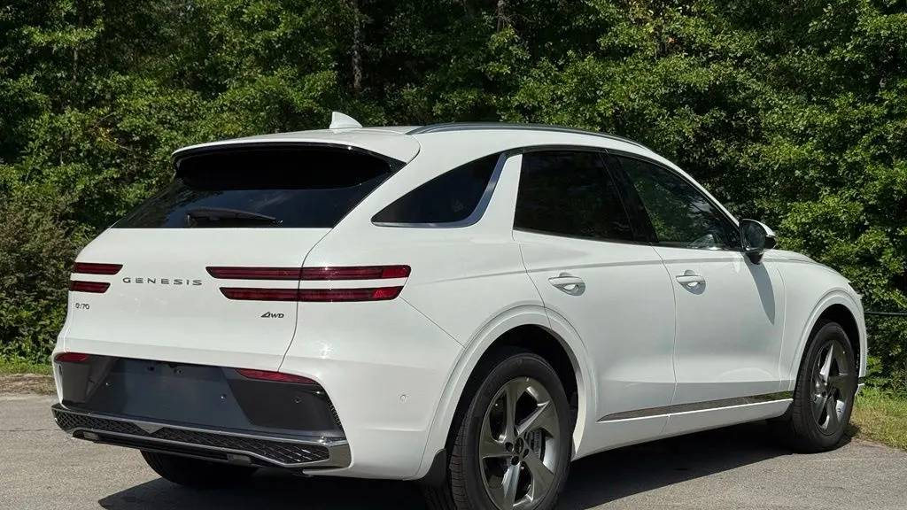 2026 Genesis GV70 2.5T Advanced