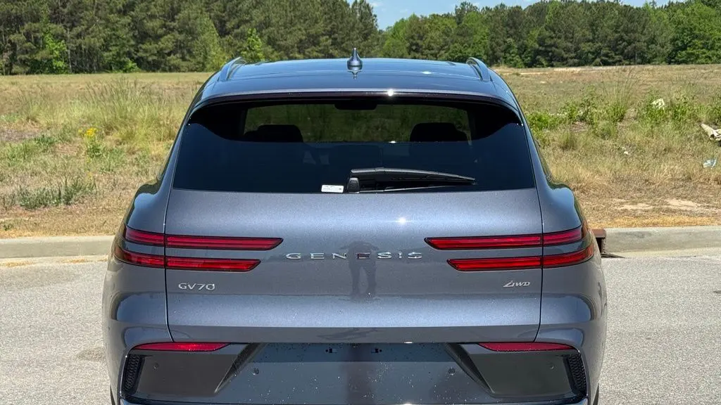 2026 Genesis GV70 2.5T Advanced
