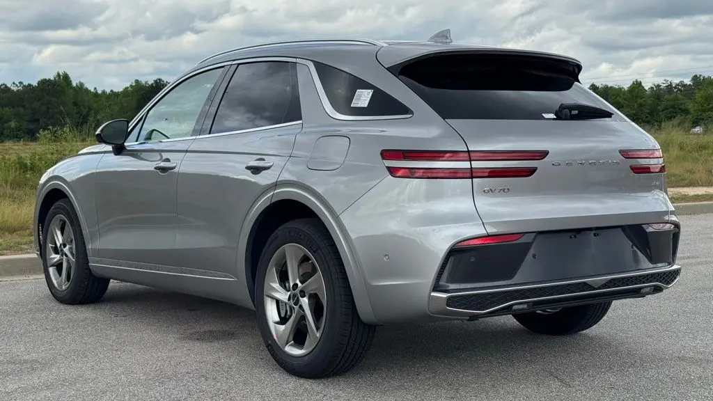 2026 Genesis GV70 2.5T Advanced
