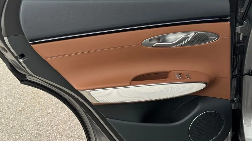2026 Genesis GV70 2.5T Advanced